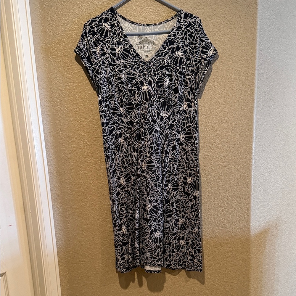 Madewell Black and White Floral Midi Dress